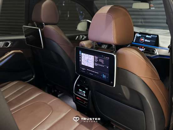 BMW-X5-2021