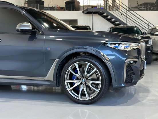 BMW-X7-2019