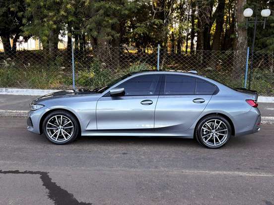 BMW-320i-2024