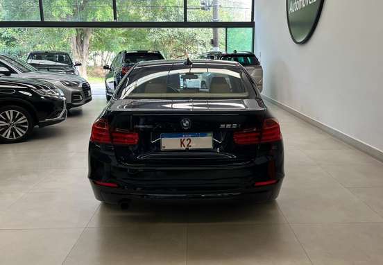 BMW-320i-2013