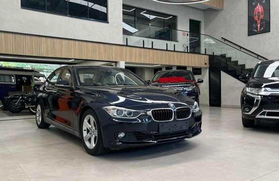 BMW-320i-2013