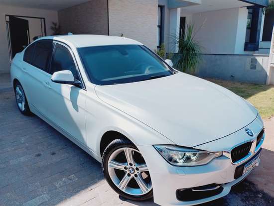 BMW-320i-2012