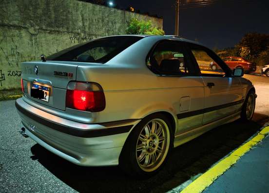 BMW-323Ti-1998