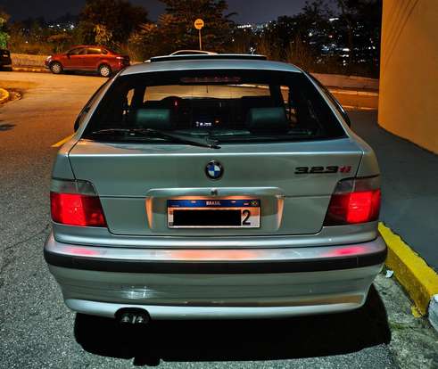 BMW-323Ti-1998