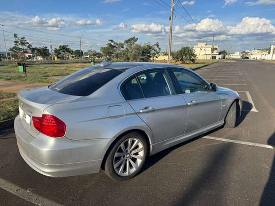 BMW-325i-2.5 SEDAN 24V GASOLINA 4P AUTOMÁTICO BMW-325i-2011
