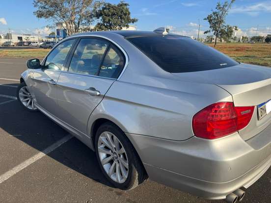 BMW-325i-2.5 SEDAN 24V GASOLINA 4P AUTOMÁTICO BMW-325i-2011