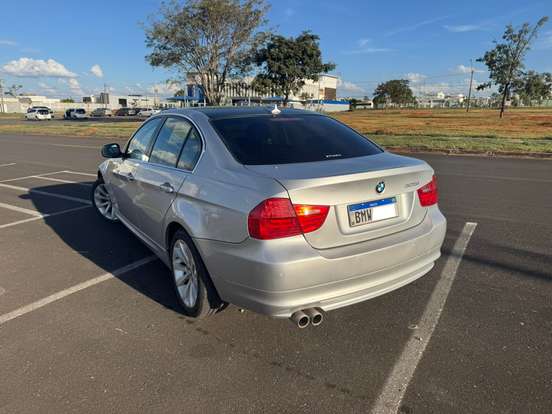 BMW-325i-2.5 SEDAN 24V GASOLINA 4P AUTOMÁTICO BMW-325i-2011