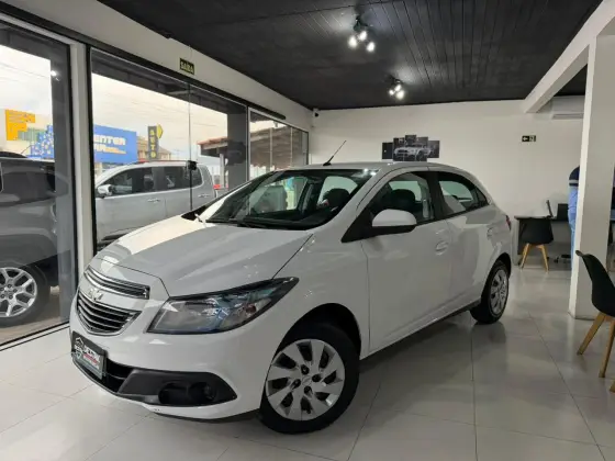 CHEVROLET ONIX 1.4 MPFI LT 8V FLEX 4P MANUAL CHEVROLET ONIX 1.4 MPFI LT 8V FLEX 4P MANUAL