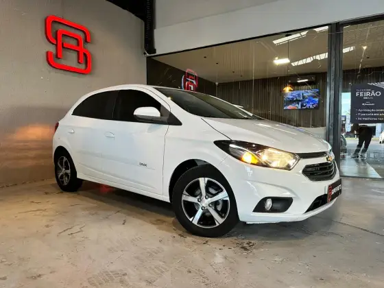 CHEVROLET ONIX 1.4 MPFI LTZ 8V FLEX 4P AUTOMÁTICO CHEVROLET ONIX 1.4 MPFI LTZ 8V FLEX 4P AUTOMÁTICO