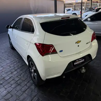 CHEVROLET-ONIX-2016