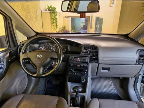 CHEVROLET-ZAFIRA-2009