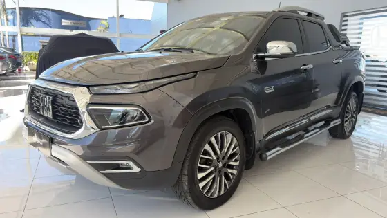 FIAT TORO 2.0 16V TURBO DIESEL RANCH 4WD AT9 FIAT TORO 2.0 16V TURBO DIESEL RANCH 4WD AT9