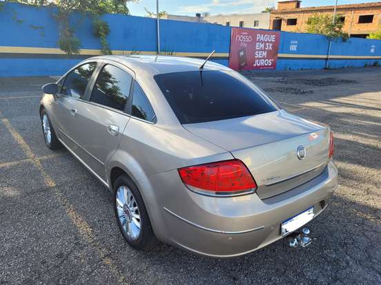 FIAT-LINEA-2011