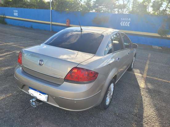 FIAT-LINEA-2011