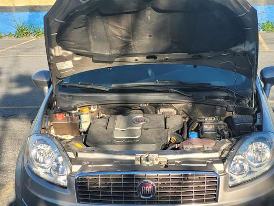 FIAT-LINEA-2011