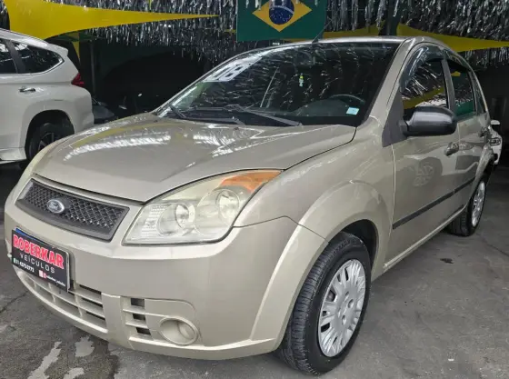 FORD FIESTA 1.0 MPI FIRST HATCH 8V FLEX 4P MANUAL FORD FIESTA 1.0 MPI FIRST HATCH 8V FLEX 4P MANUAL