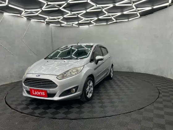 FORD FIESTA 1.6 SE HATCH 16V FLEX 4P POWERSHIFT FORD FIESTA 1.6 SE HATCH 16V FLEX 4P POWERSHIFT
