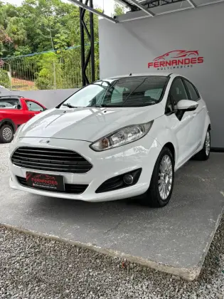 FORD FIESTA 1.6 TITANIUM HATCH 16V FLEX 4P POWERSHIFT FORD FIESTA 1.6 TITANIUM HATCH 16V FLEX 4P POWERSHIFT