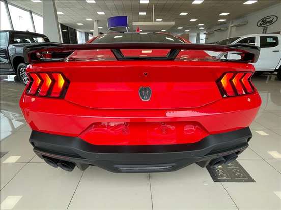 FORD-MUSTANG-2025