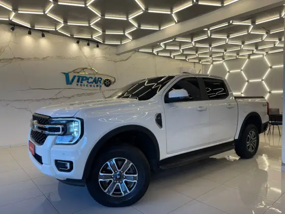 FORD RANGER 3.0 V6 TURBO DIESEL CD XLT 4X4 AUTOMÁTICO FORD RANGER 3.0 V6 TURBO DIESEL CD XLT 4X4 AUTOMÁTICO