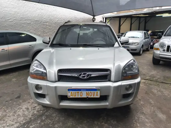 HYUNDAI TUCSON 2.0 MPFI GLS 16V 143CV 2WD GASOLINA 4P AUTOMÁTICO