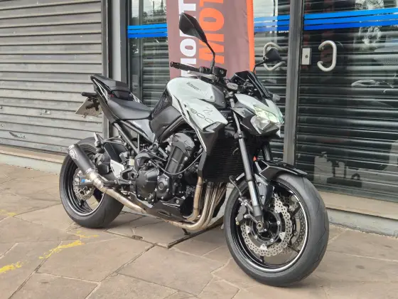 KAWASAKI Z900 KAWASAKI Z900
