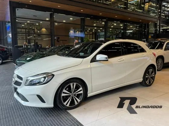 MERCEDES-BENZ A 200 1.6 CGI FLEX 7G-DCT