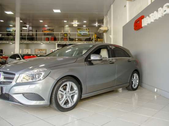 MERCEDES-BENZ-A 200-1.6 TURBO URBAN 16V GASOLINA 4P AUTOMÁTICO MERCEDES-BENZ-A 200-2014