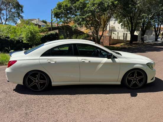 MERCEDES-BENZ-CLA 200-2015