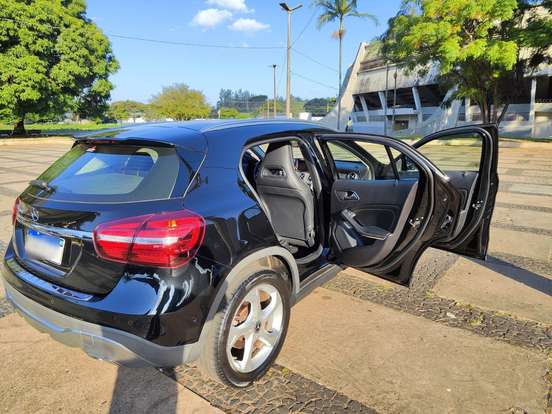 MERCEDES-BENZ-GLA 200-1.6 CGI FLEX NIGHT 7G-DCT MERCEDES-BENZ-GLA 200-2019