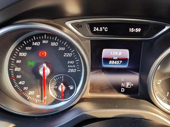 MERCEDES-BENZ-GLA 200-2019