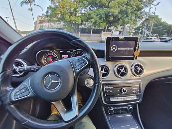 MERCEDES-BENZ-GLA 200-2019