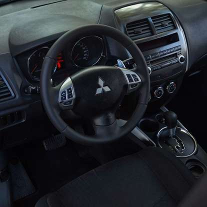 MITSUBISHI-ASX-2012