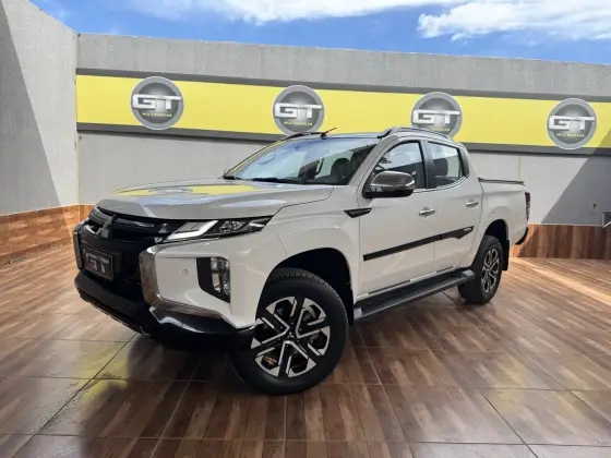 MITSUBISHI L200 TRITON 2.4 16V TURBO DIESEL SPORT HPE CD 4P 4X4 AUTOMÁTICO