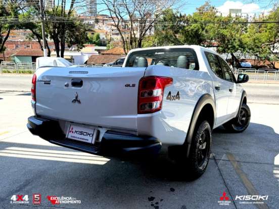MITSUBISHI-L200 TRITON-2024