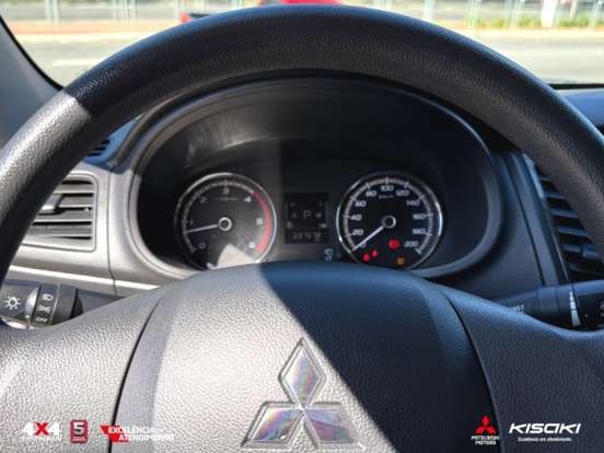 MITSUBISHI-L200 TRITON-2.4 16V TURBO DIESEL OUTDOOR GLS CD 4X4 AUTOMÁTICO MITSUBISHI-L200 TRITON-2024