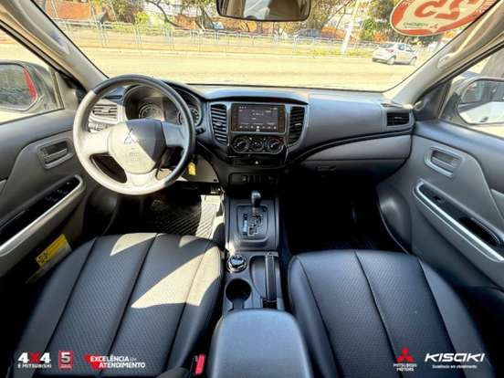 MITSUBISHI-L200 TRITON-2.4 16V TURBO DIESEL OUTDOOR GLS CD 4X4 AUTOMÁTICO MITSUBISHI-L200 TRITON-2024