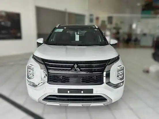 MITSUBISHI-OUTLANDER-2025