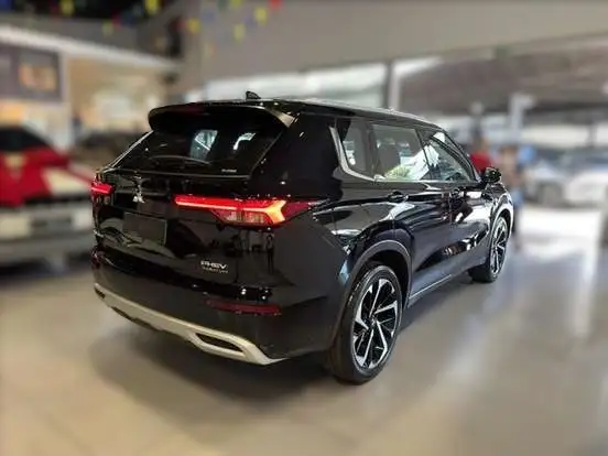 MITSUBISHI-OUTLANDER-2025