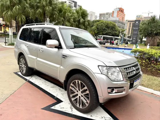 MITSUBISHI PAJERO FULL 3.8 HPE 4X4 V6 24V GASOLINA 4P AUTOMÁTICO