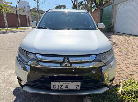 MITSUBISHI-OUTLANDER-2.2 4X4 16V DIESEL 4P AUTOMÁTICO MITSUBISHI-OUTLANDER-2015