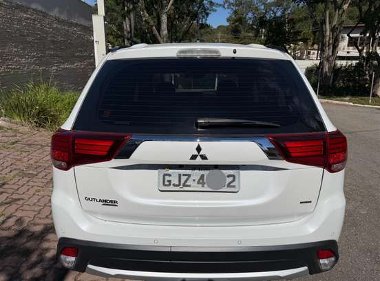 MITSUBISHI-OUTLANDER-2.2 4X4 16V DIESEL 4P AUTOMÁTICO MITSUBISHI-OUTLANDER-2015