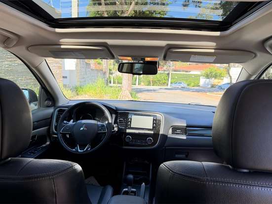 MITSUBISHI-OUTLANDER-2.2 4X4 16V DIESEL 4P AUTOMÁTICO MITSUBISHI-OUTLANDER-2015