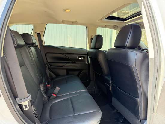 MITSUBISHI-OUTLANDER-2.2 4X4 16V DIESEL 4P AUTOMÁTICO MITSUBISHI-OUTLANDER-2015