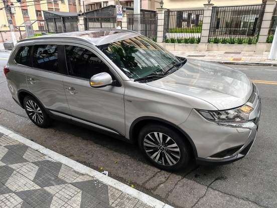MITSUBISHI-OUTLANDER-3.0 MIVEC V6 GASOLINA HPE-S AWD AUTOMÁTICO MITSUBISHI-OUTLANDER-2019