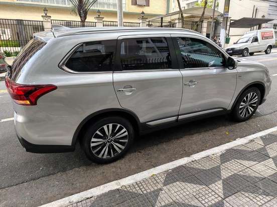 MITSUBISHI-OUTLANDER-2019