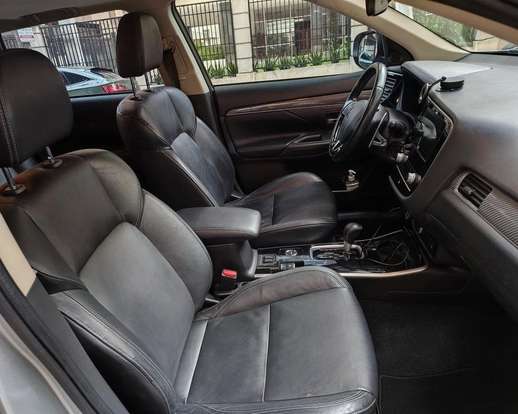 MITSUBISHI-OUTLANDER-2019