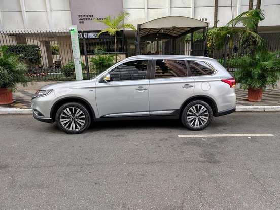 MITSUBISHI-OUTLANDER-3.0 MIVEC V6 GASOLINA HPE-S AWD AUTOMÁTICO MITSUBISHI-OUTLANDER-2019