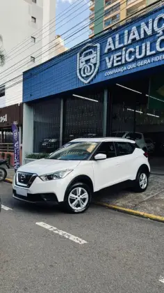 NISSAN KICKS 1.6 16V FLEXSTART UEFA CHAMPIONS LEAGUE 4P XTRONIC