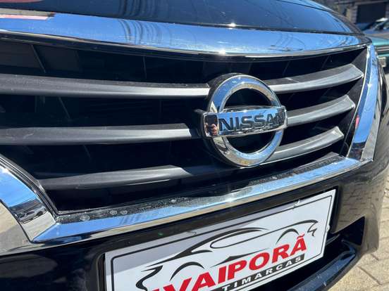 NISSAN-VERSA-2018